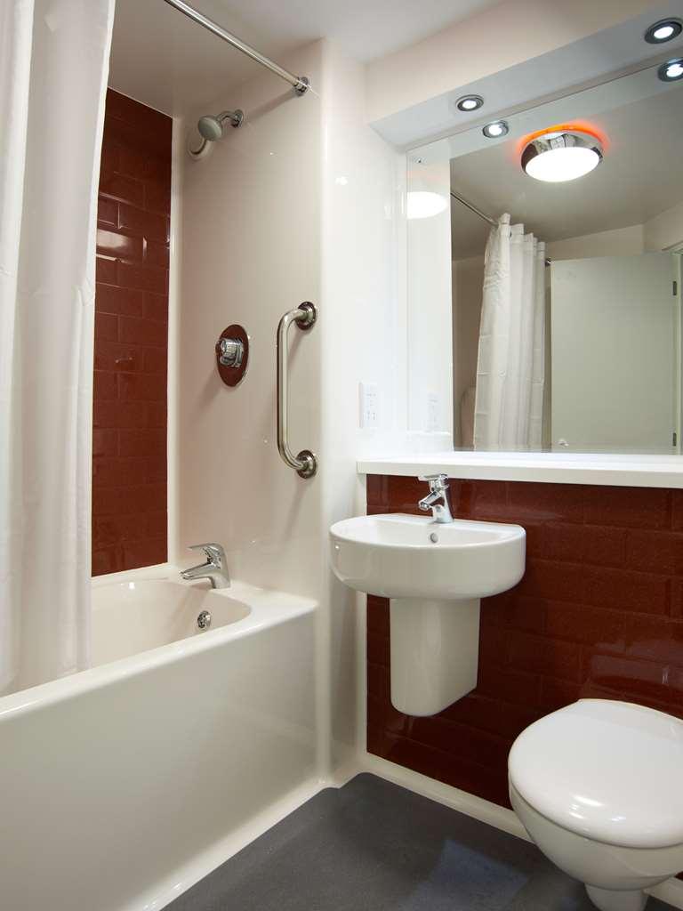 Travelodge London Barking Exteriér fotografie